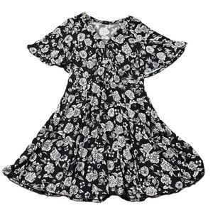 Torrid Dress Floral V Neck Flutter Sleeve A-line Swing Black White Sz 2 2X L130